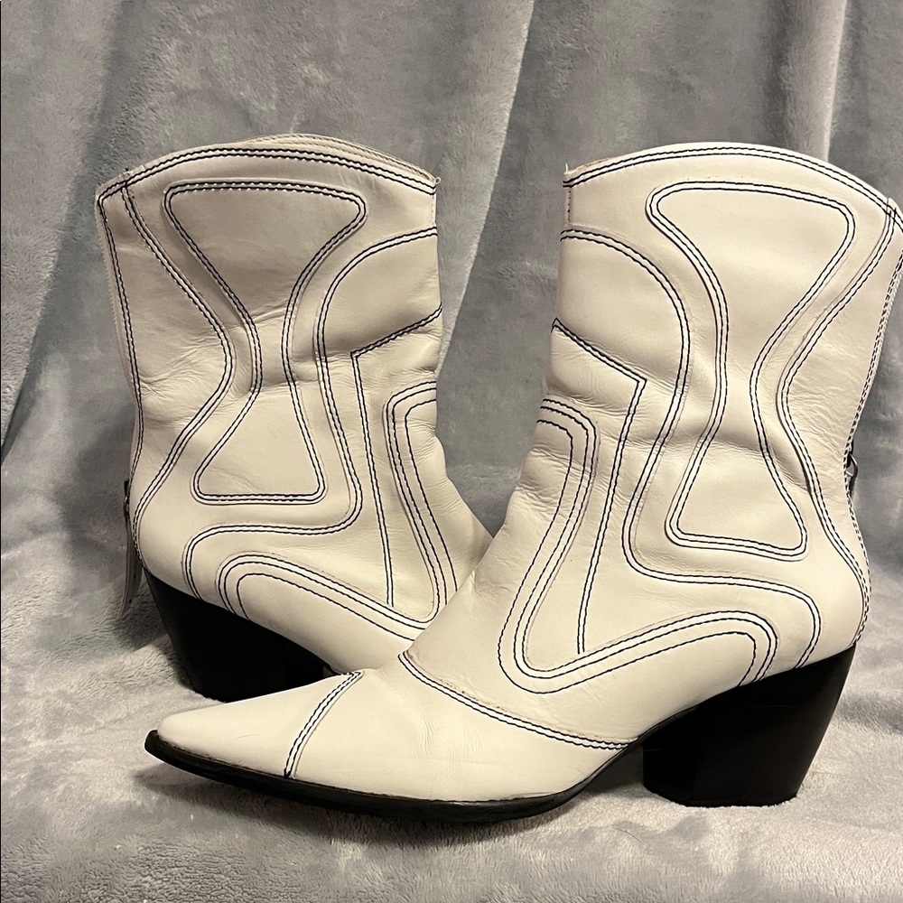 Matisse White Heeled Western Boots